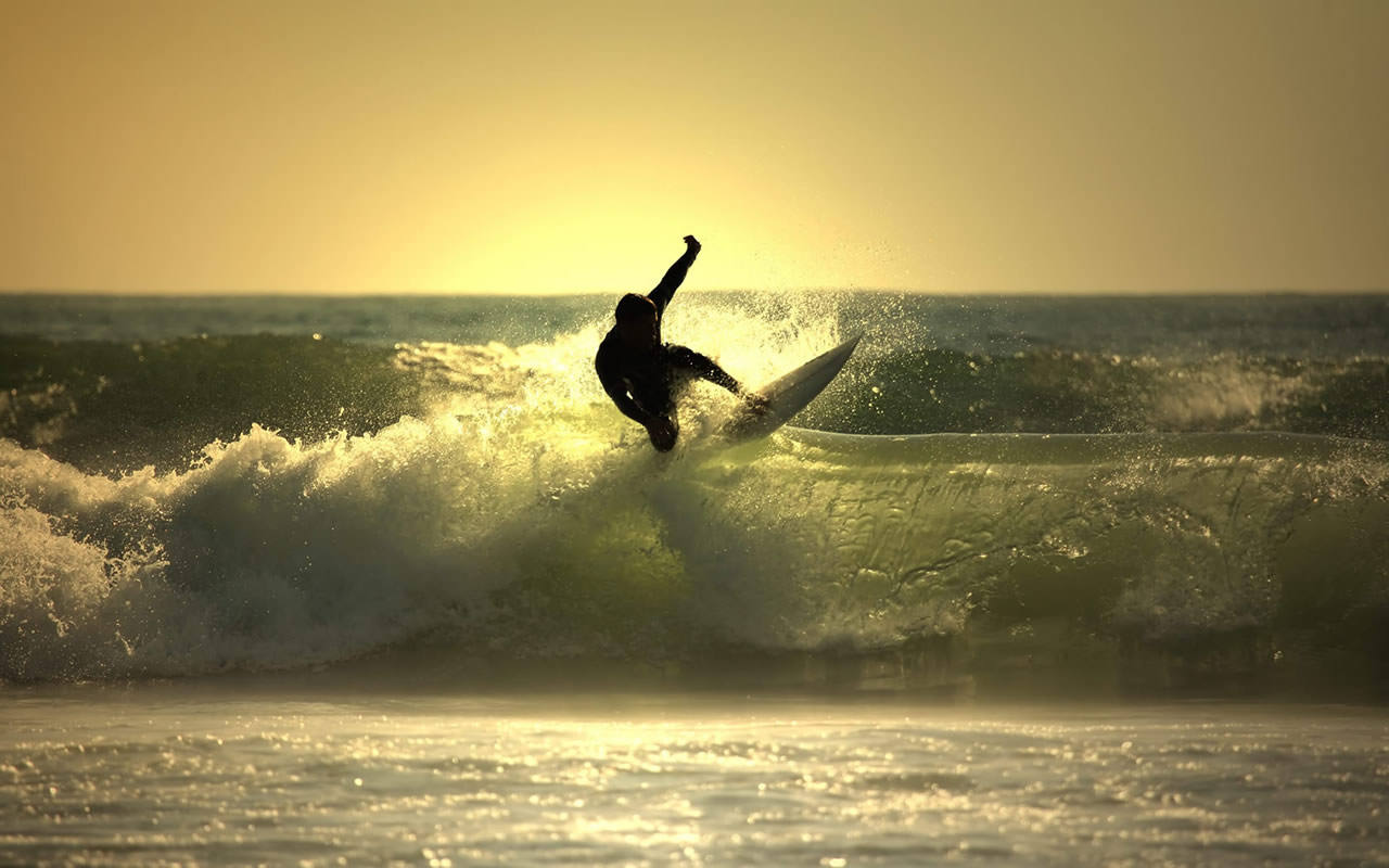 Descubre las 3 mejores playas para hacer surf de Bizkaia