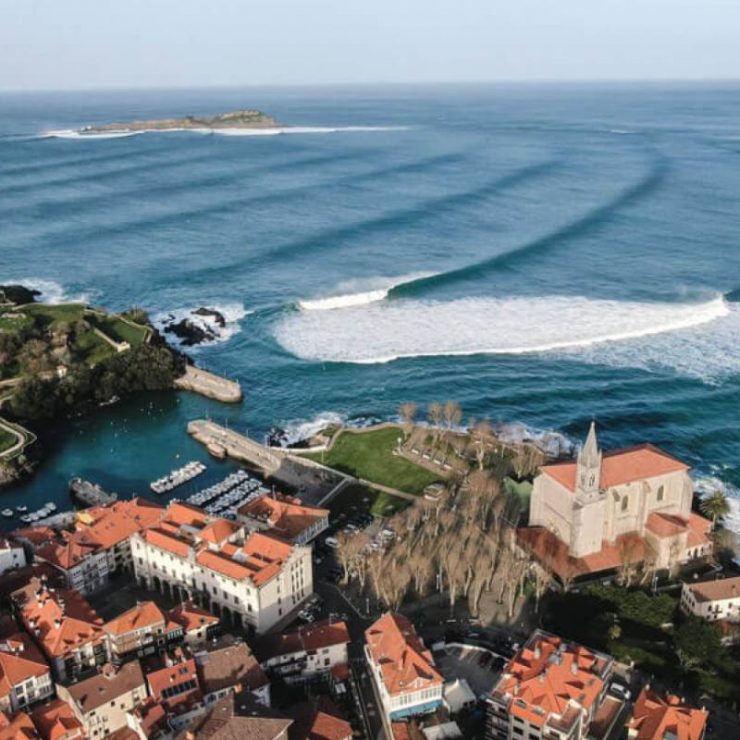 Surf en el País Vasco: Guía Definitiva de las Mejores Playas y Olas